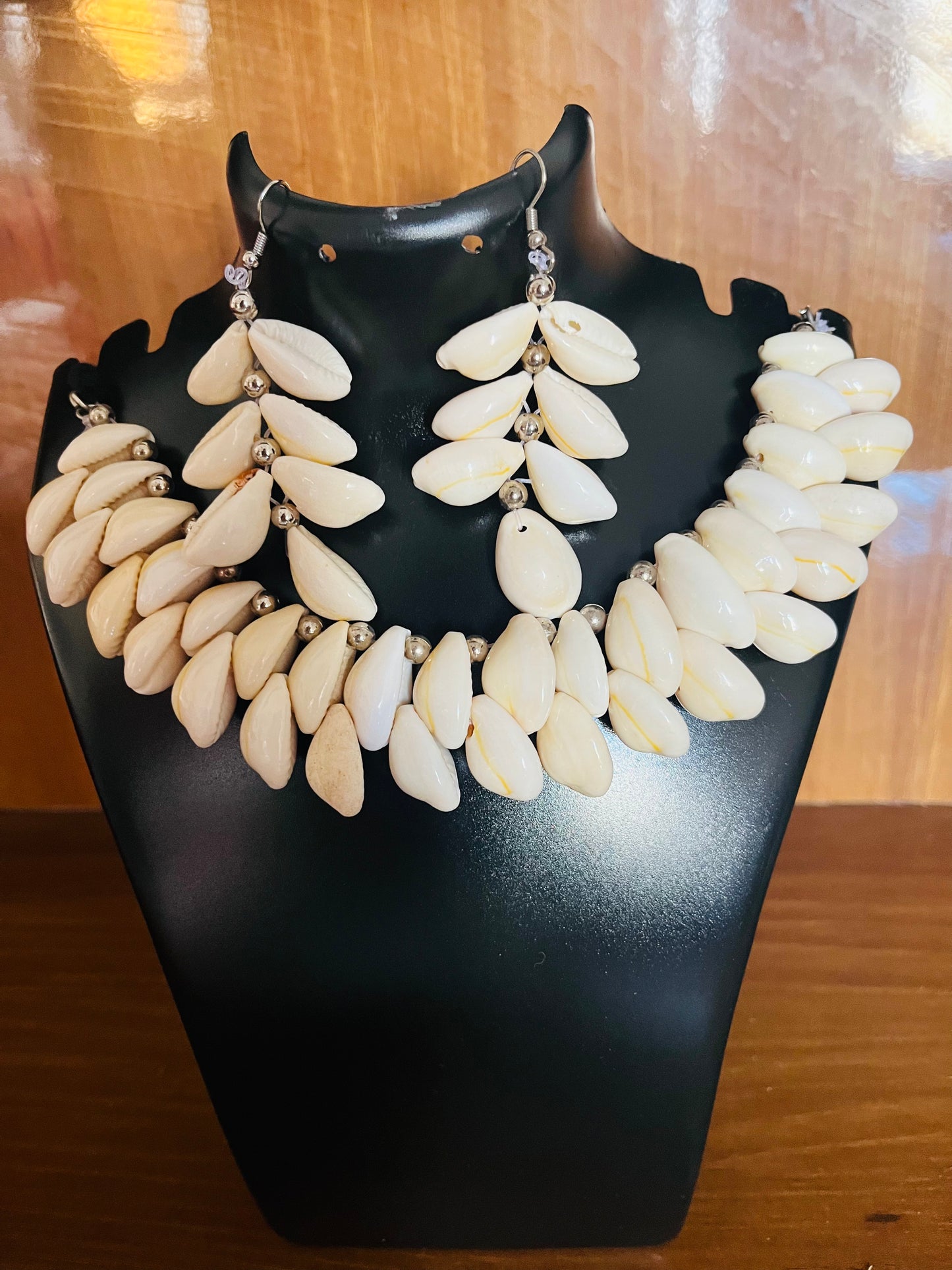 Beautiful cowrie necklace set